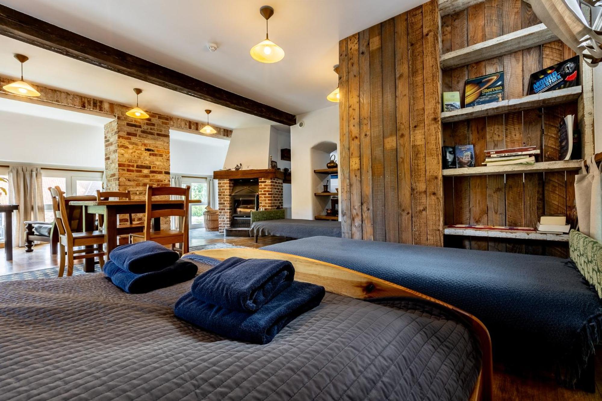 Gosciniec Pod Zajacem Bed & Breakfast Olesnica  Exterior photo