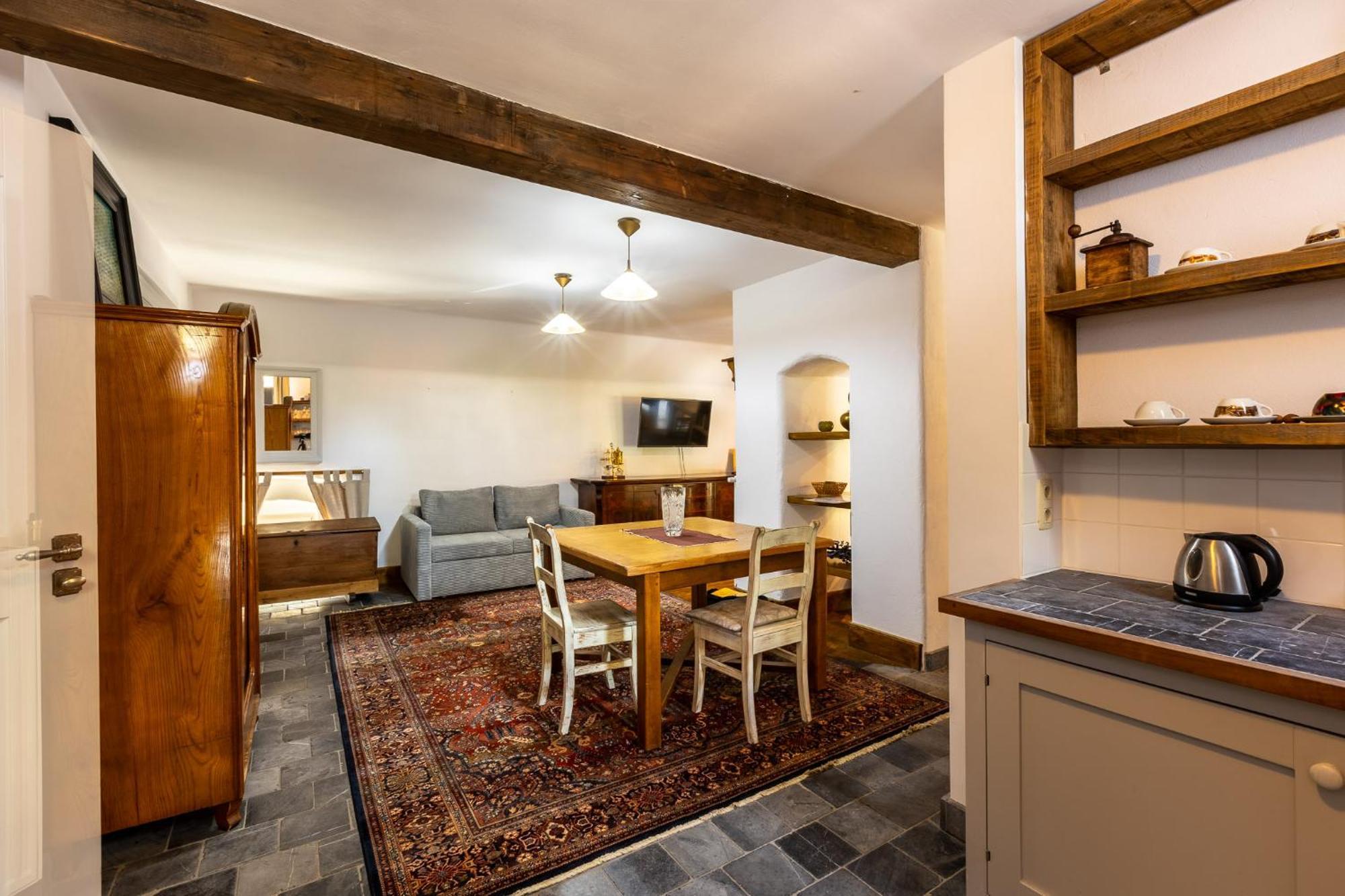 Gosciniec Pod Zajacem Bed & Breakfast Olesnica  Exterior photo