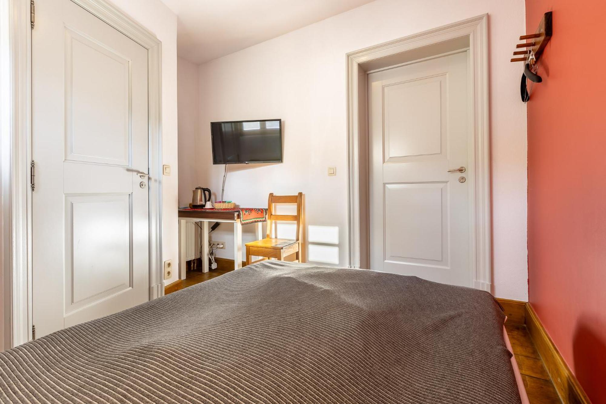 Gosciniec Pod Zajacem Bed & Breakfast Olesnica  Exterior photo