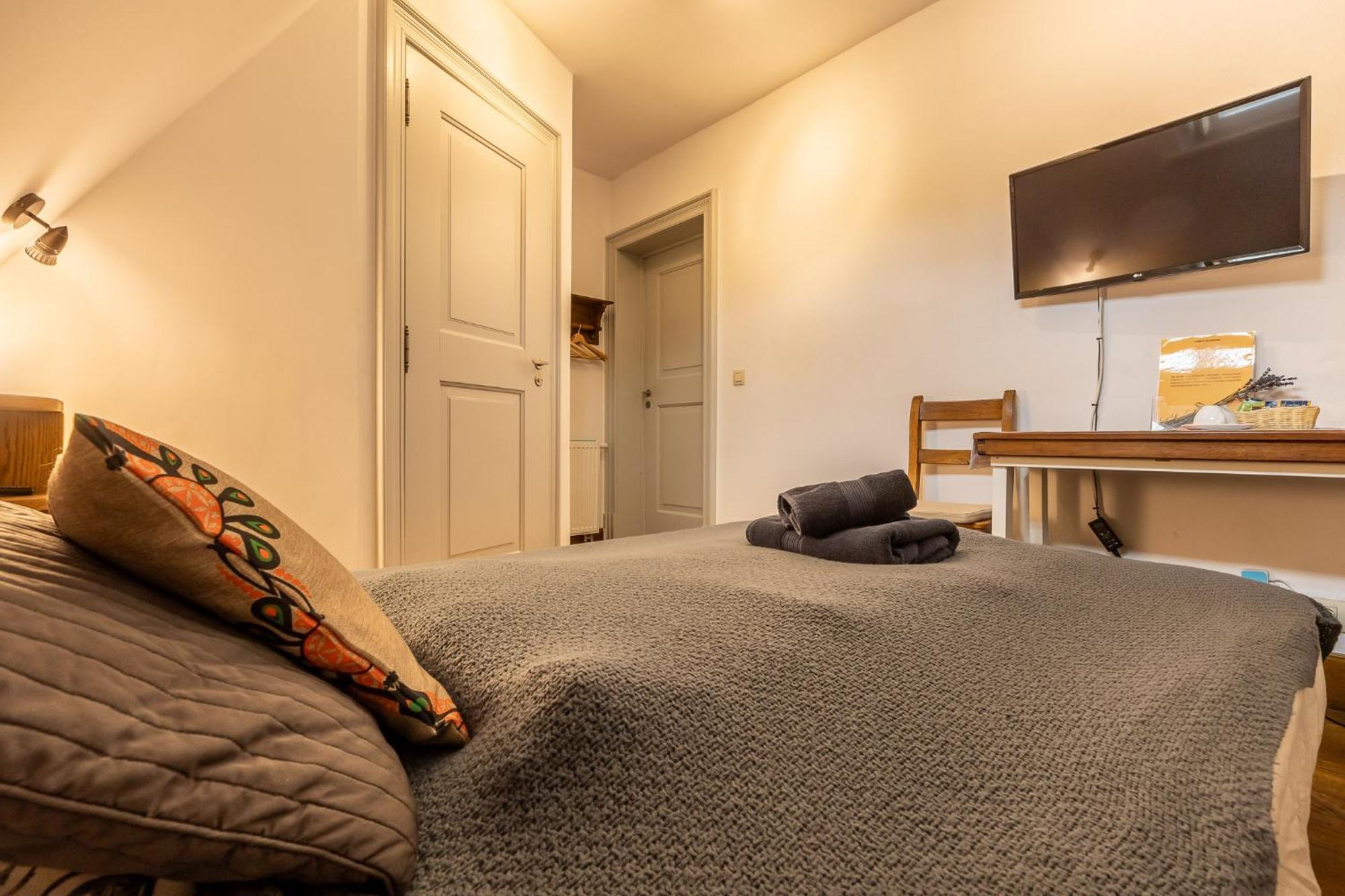 Gosciniec Pod Zajacem Bed & Breakfast Olesnica  Exterior photo