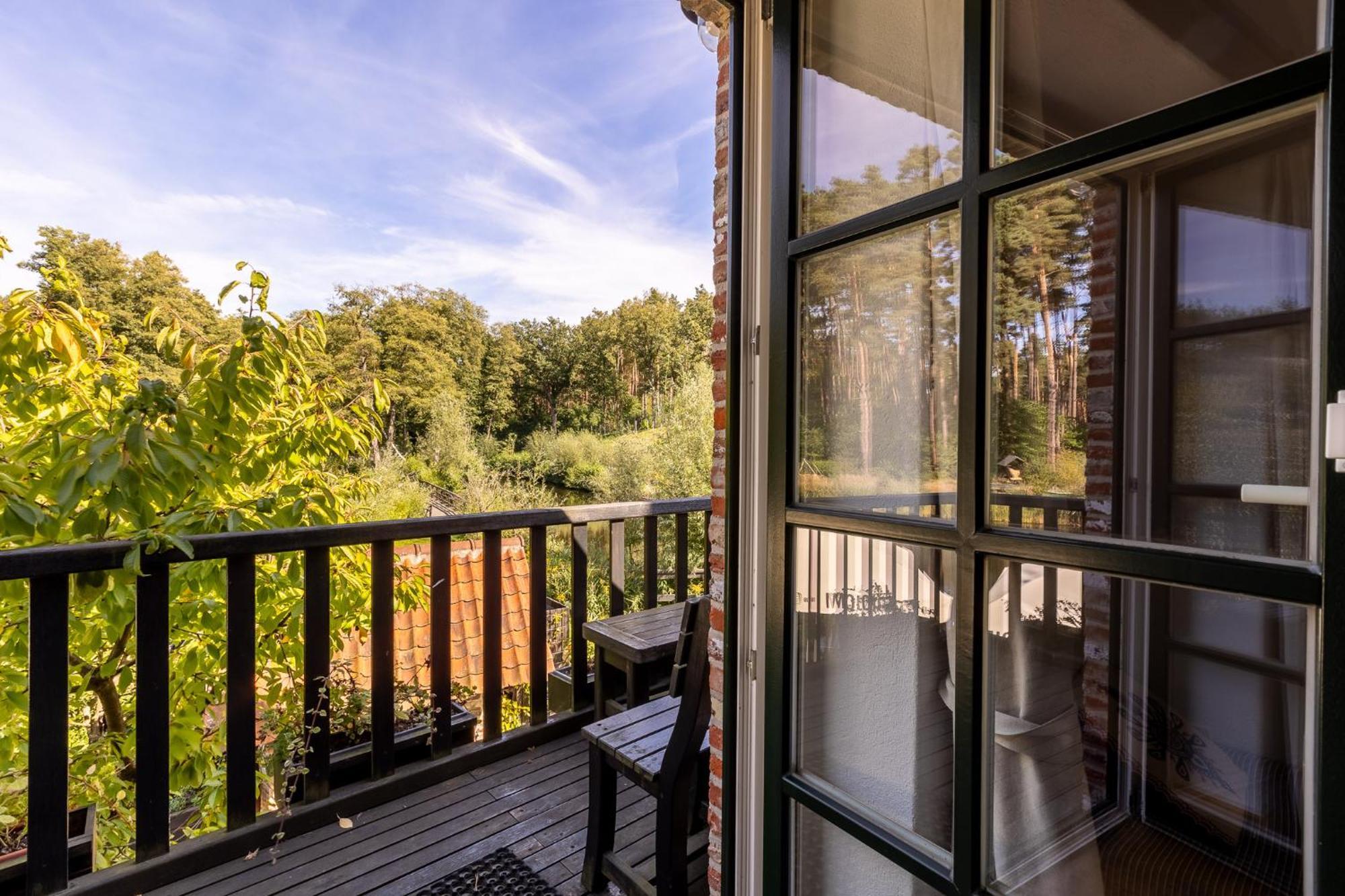 Gosciniec Pod Zajacem Bed & Breakfast Olesnica  Exterior photo